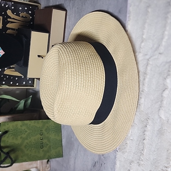 Womans OS hat - Picture 3 of 10